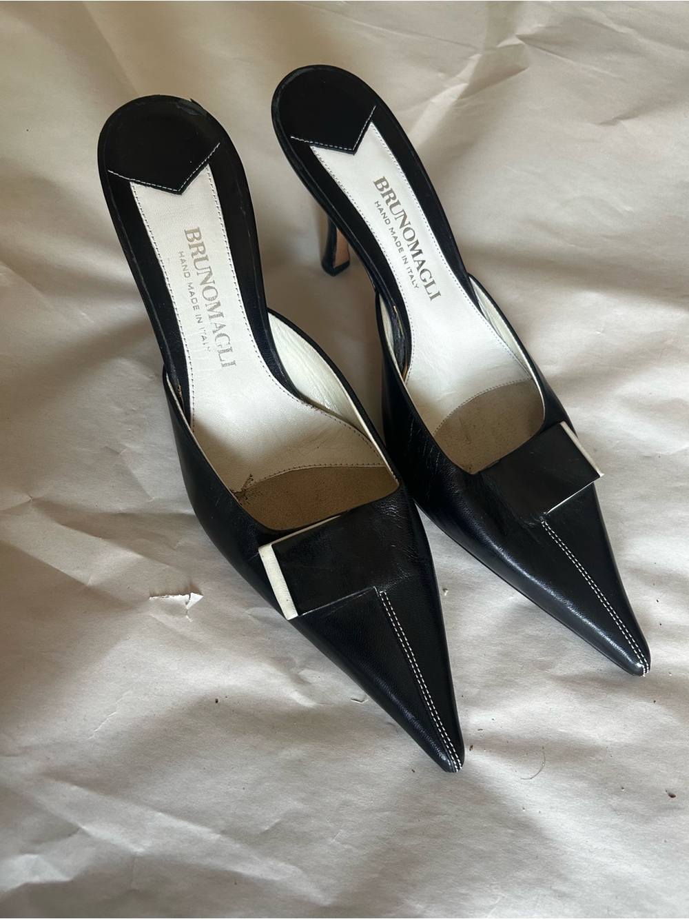 Vero Cuoio Black and White Pointed Slingback Heels